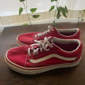 vans low tops men’s 7.5/ women’s 9